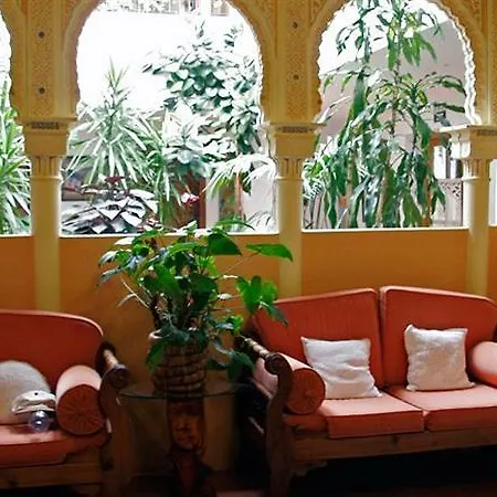 Hotel De 2*